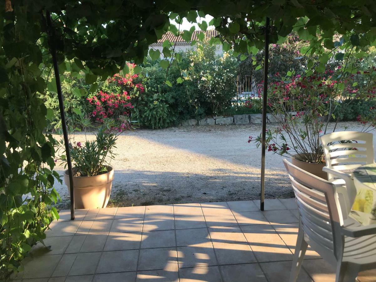 Les Buis Apartment Carpentras Exterior photo